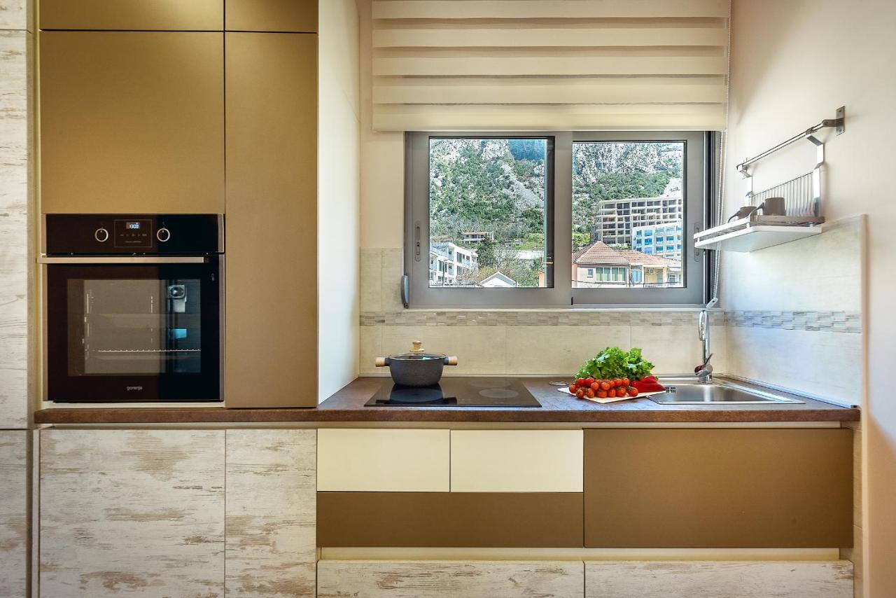 2Montenegro Limeta Apartments With Pool โกตอร์ ภายนอก รูปภาพ