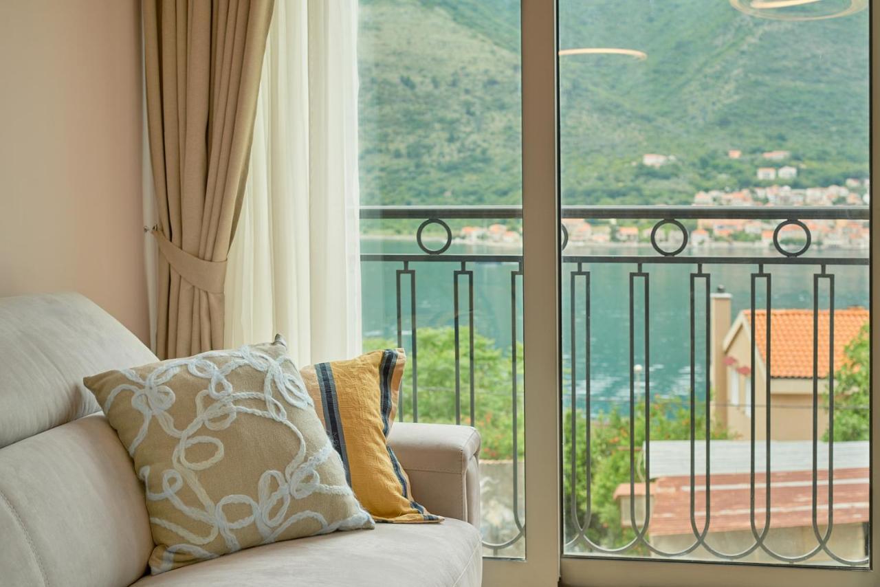 2Montenegro Limeta Apartments With Pool โกตอร์ ภายนอก รูปภาพ